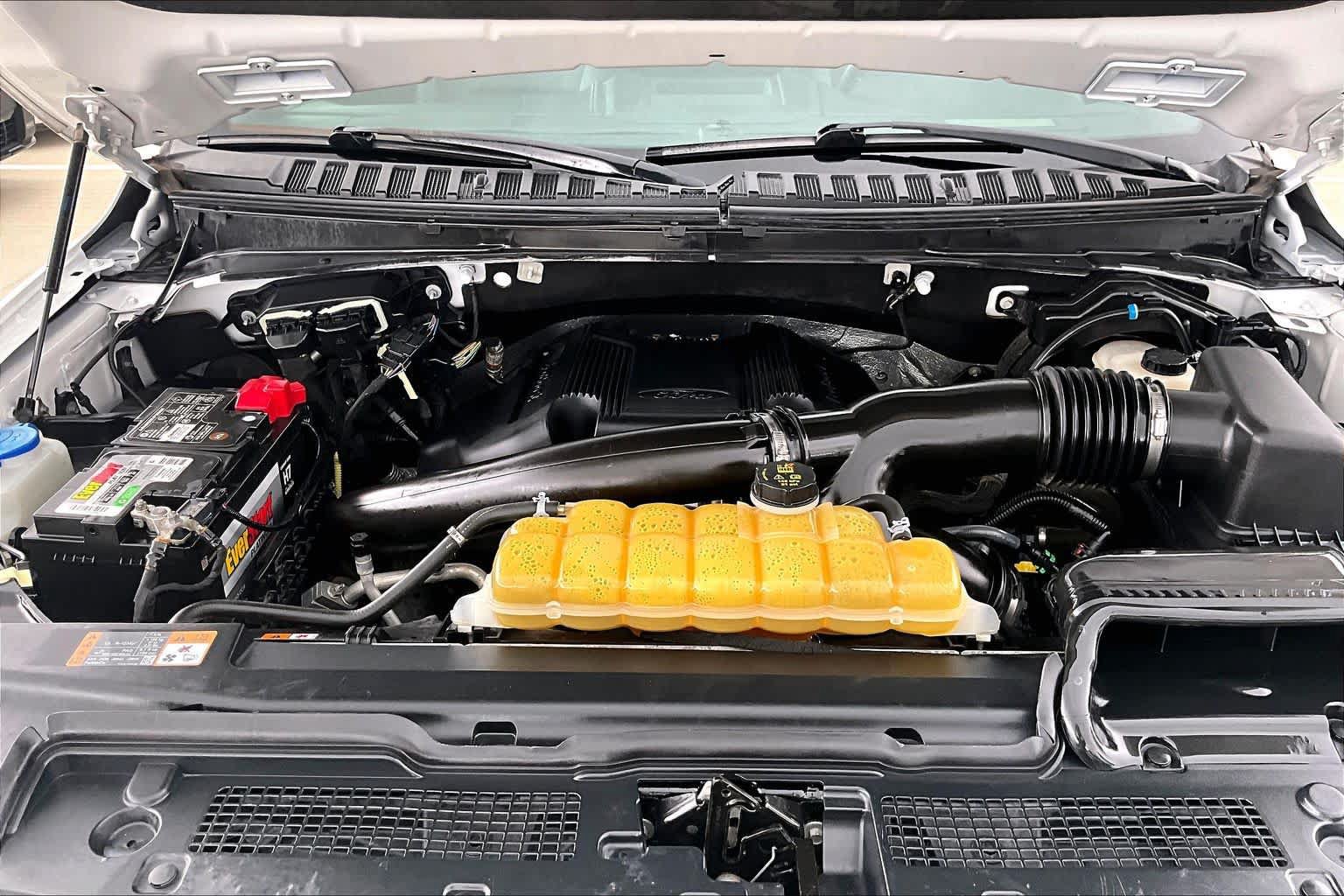 Used 2019 Ford Expedition XLT w/ Equipment Group 202A AWD/4WD image 31
