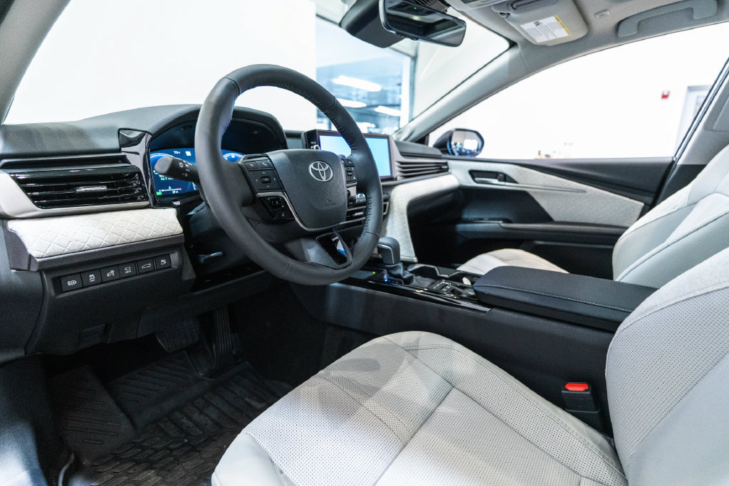 New 2026 Toyota Camry XLE w/ Premium Plus Package AWD/4WD image 4