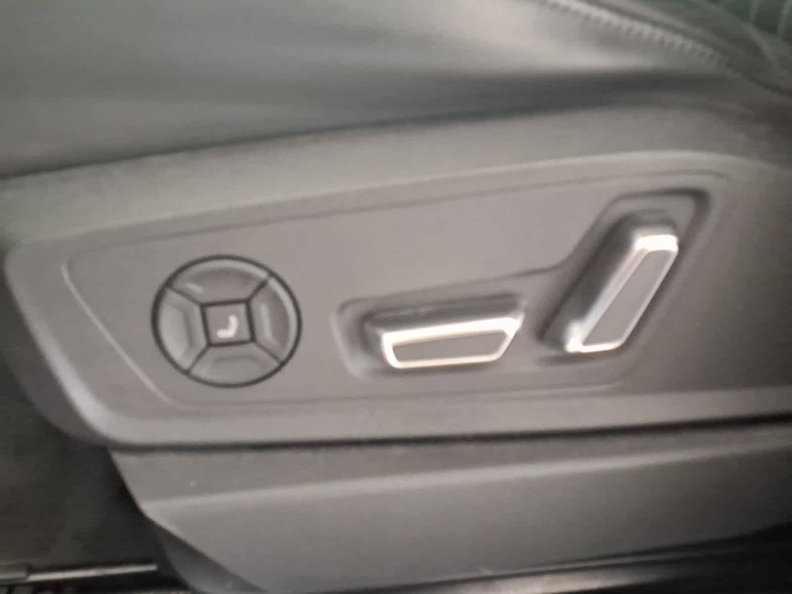 Used 2024 Audi Q8 e-tron Prestige w/ Prestige Package AWD/4WD image 18