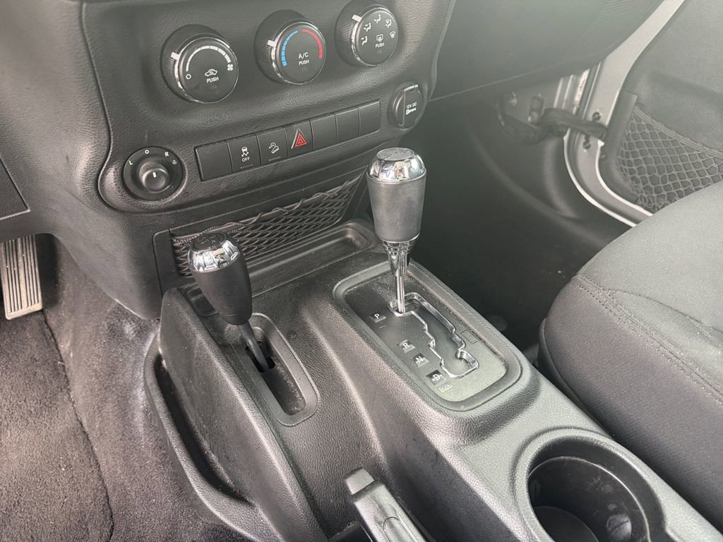 Used 2017 Jeep Wrangler Unlimited Sport w/ Quick Order Package 24S AWD/4WD image 21