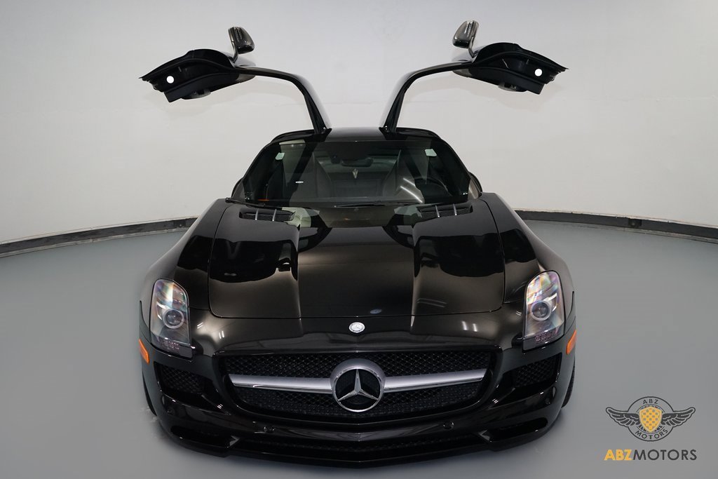 Used 2011 Mercedes-Benz SLS AMG Coupe image 4