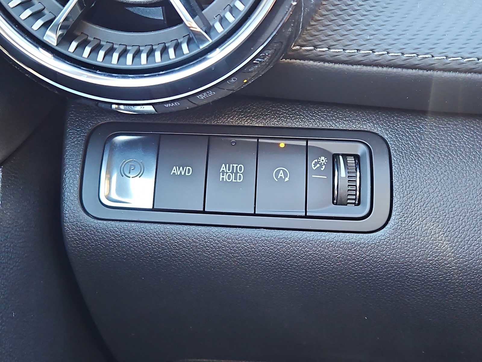 New 2026 Chevrolet Equinox LT w/ Convenience Package II AWD/4WD image 9