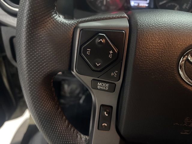 Used 2020 Toyota Tacoma TRD Off-Road w/ Technology Package AWD/4WD image 19