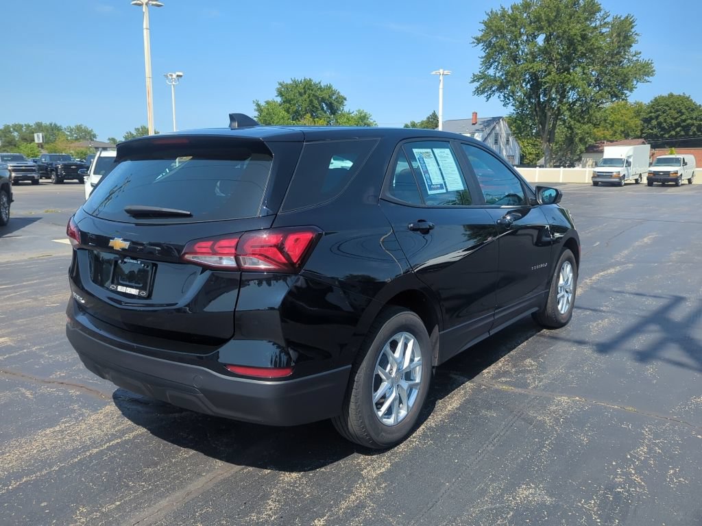 Certified 2024 Chevrolet Equinox LS FWD image 9