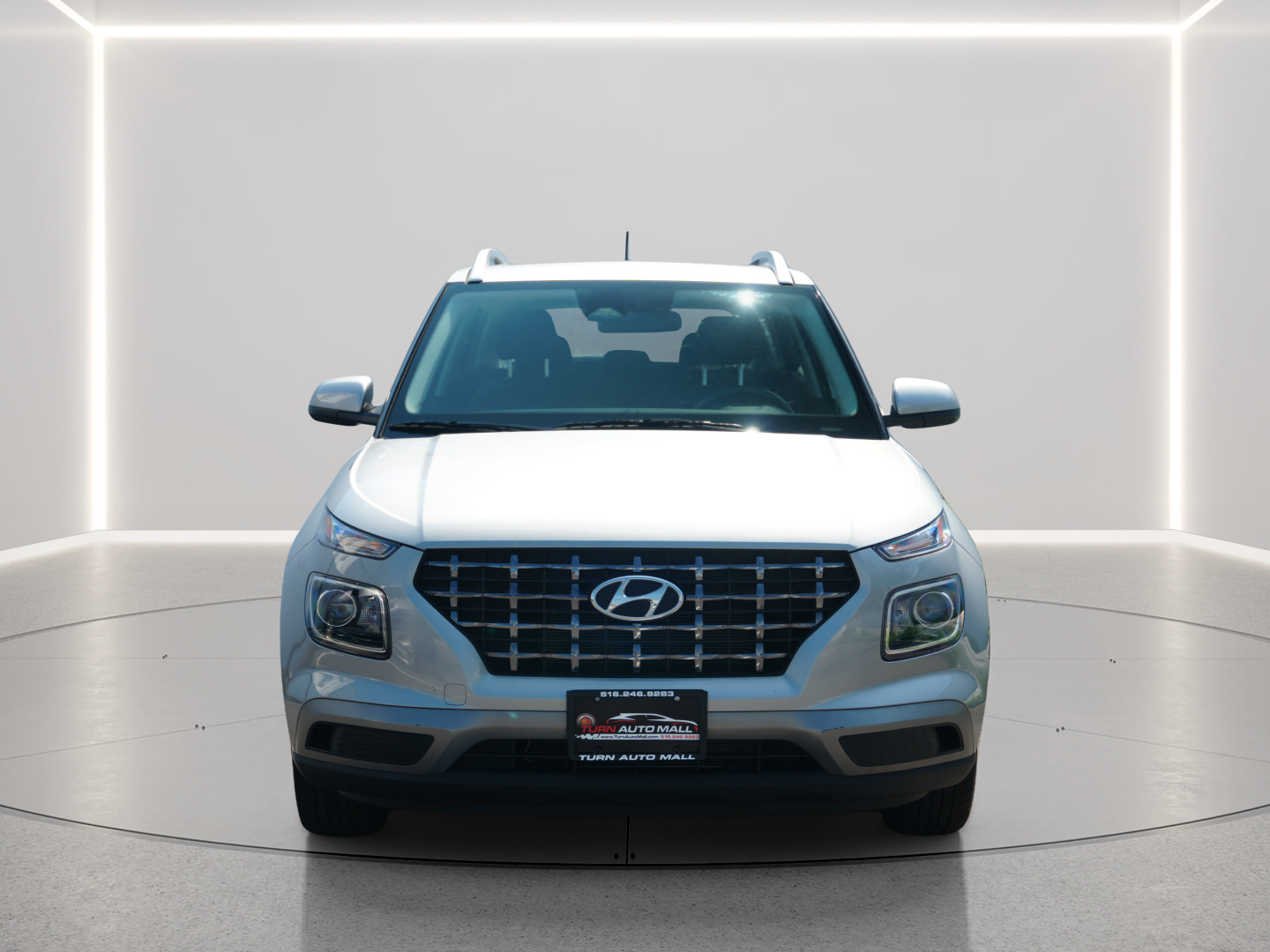 Used 2025 Hyundai Venue SEL FWD image 8