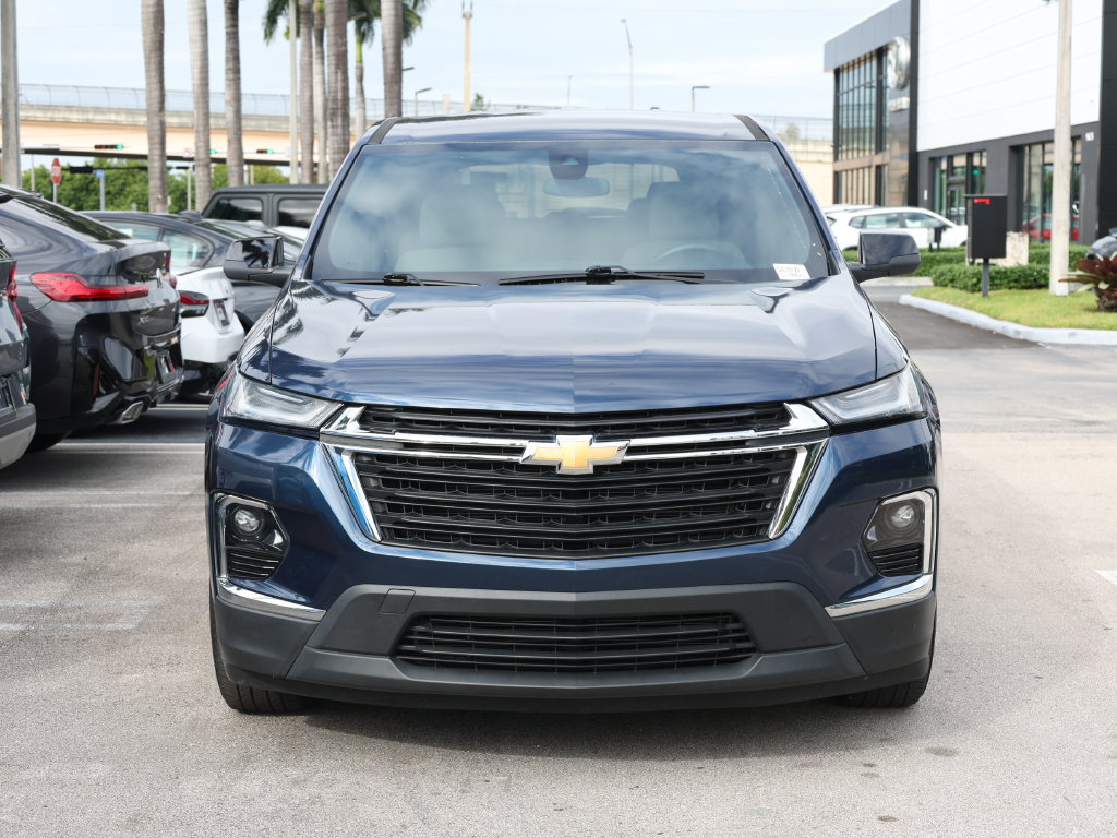 Used 2023 Chevrolet Traverse LS FWD image 3