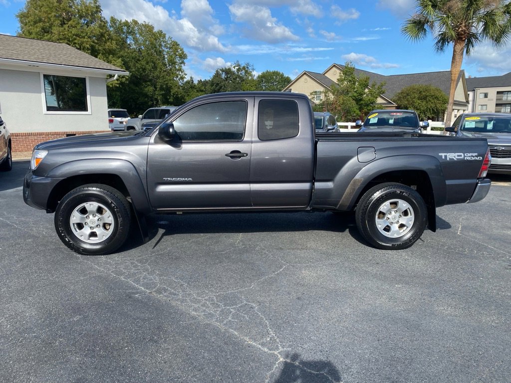 Used 2015 Toyota Tacoma PreRunner w/ TRD Off-Road Package RWD image 2