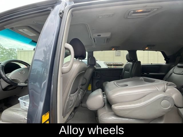 Used 2008 Toyota Sienna XLE FWD image 19