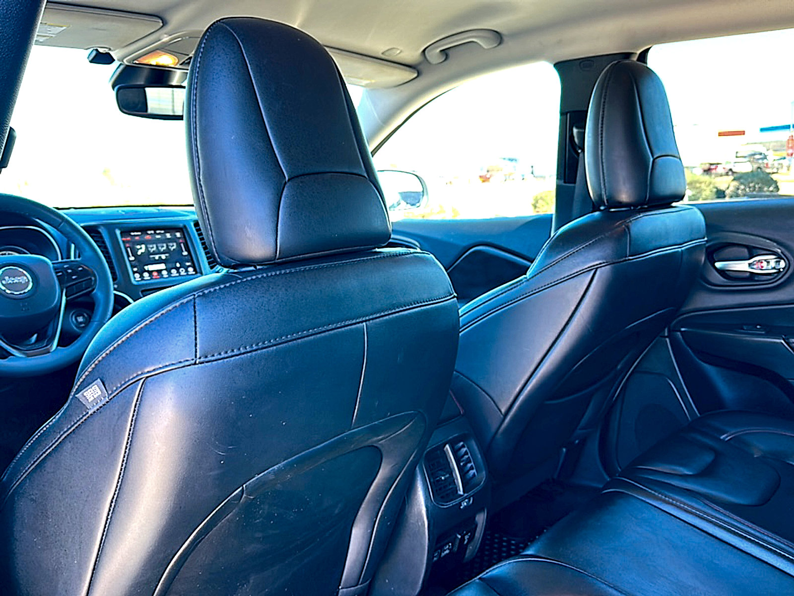 Used 2022 Jeep Cherokee Trailhawk w/ Trailer Tow Group image 17