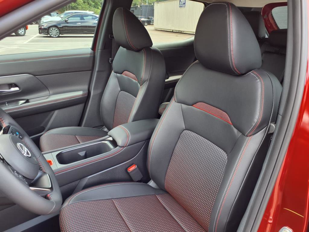 New 2025 Nissan Kicks SR image 12