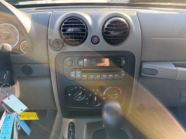 Used 2005 Jeep Liberty Sport image 18