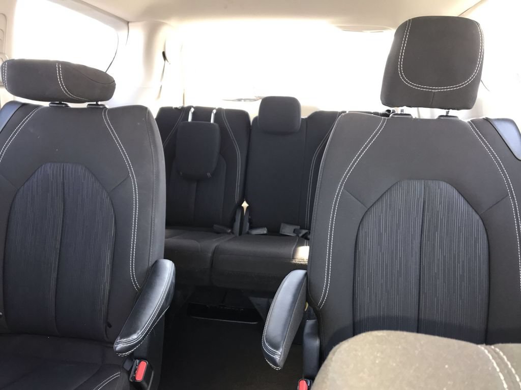 Used 2024 Chrysler Voyager LX FWD image 21