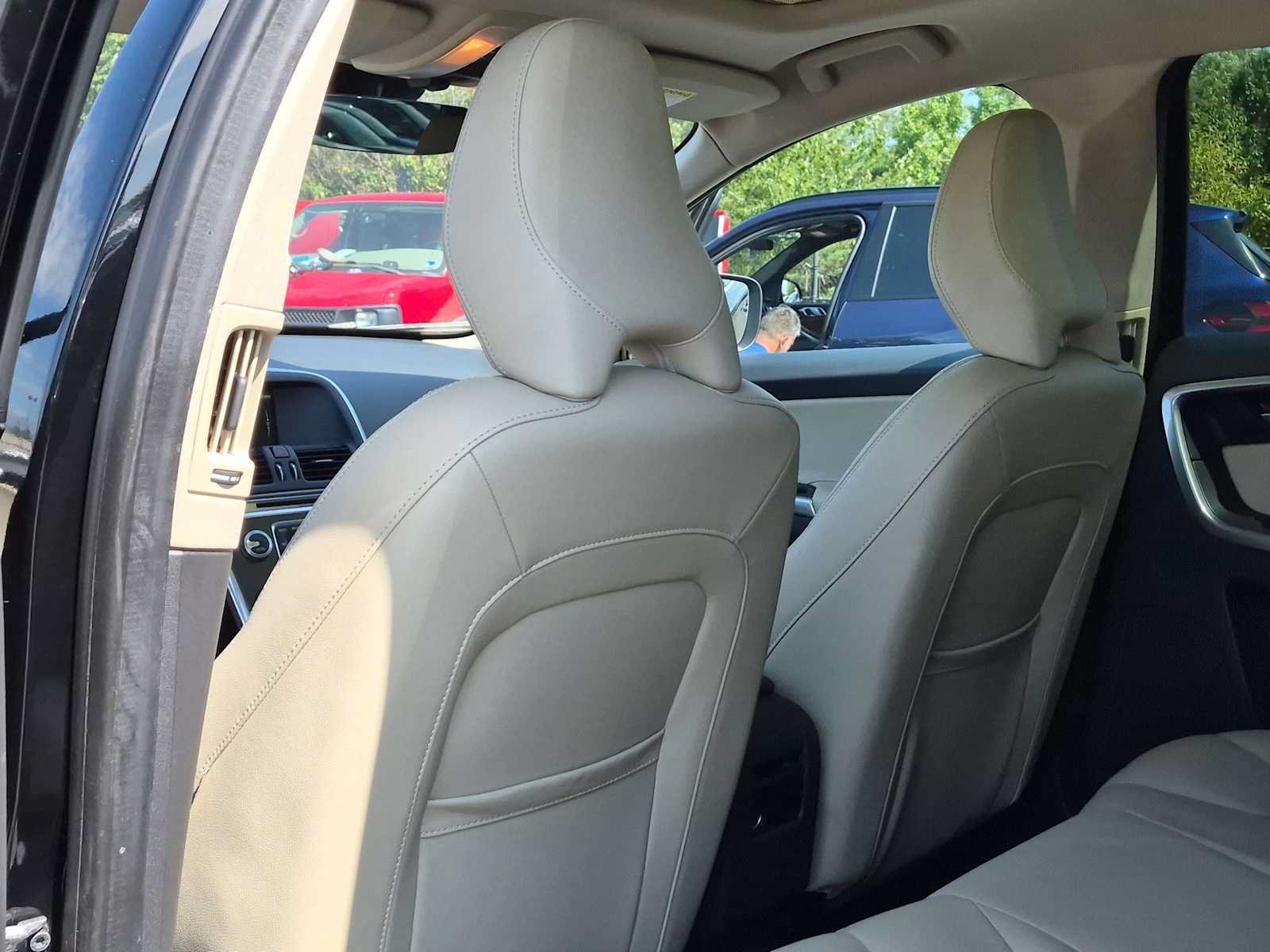 Used 2016 Volvo XC60 T5 Premier w/ Proximity Package AWD/4WD image 19