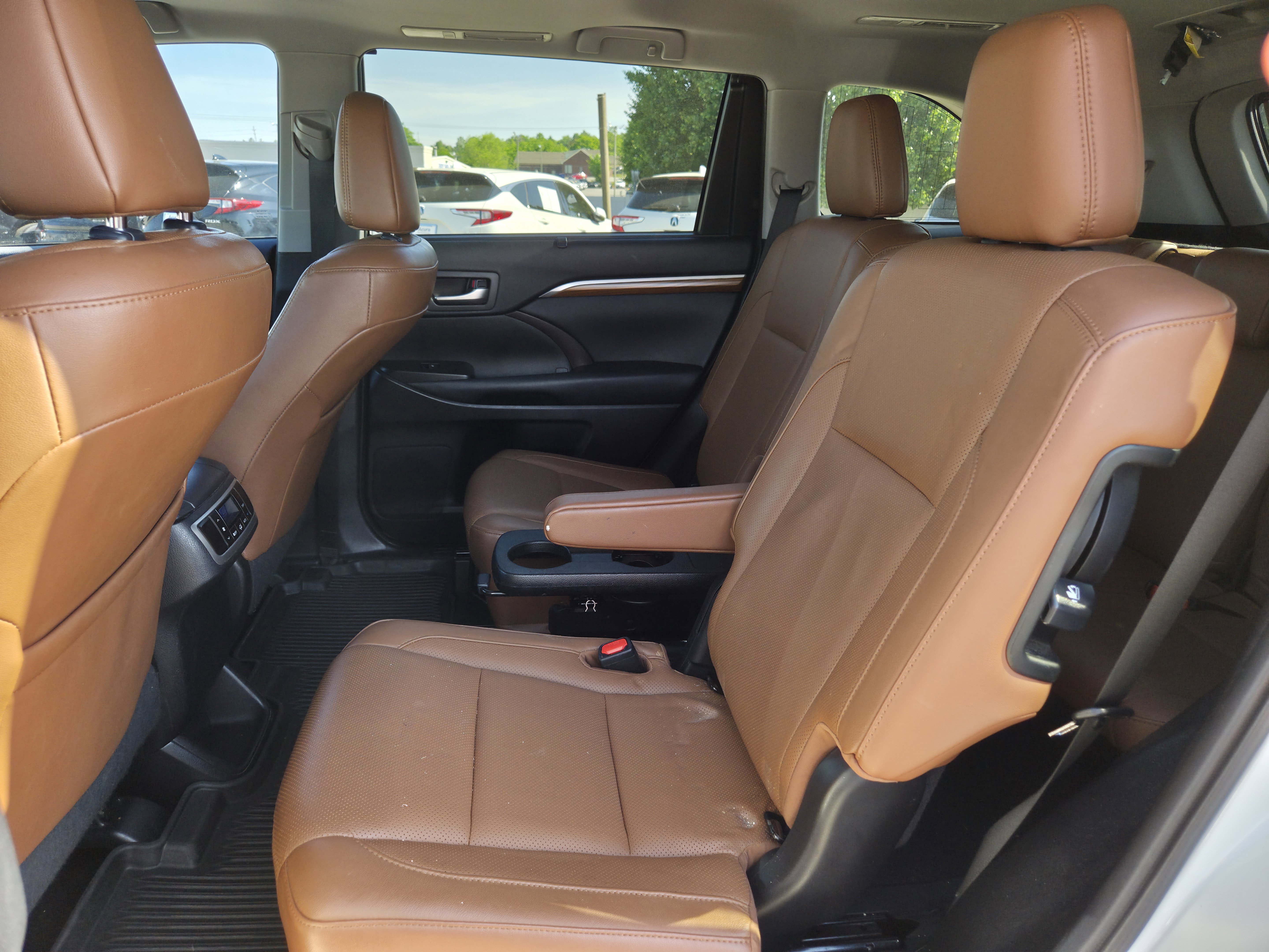 Used 2019 Toyota Highlander Limited AWD/4WD image 5