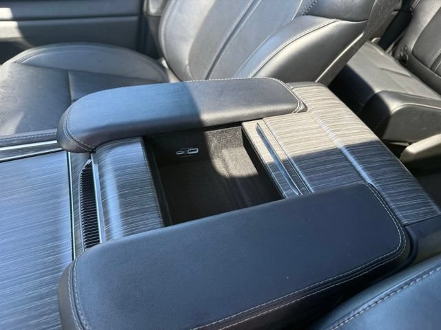 Used 2024 Jeep Wagoneer Series III w/ Premium Group I AWD/4WD image 31