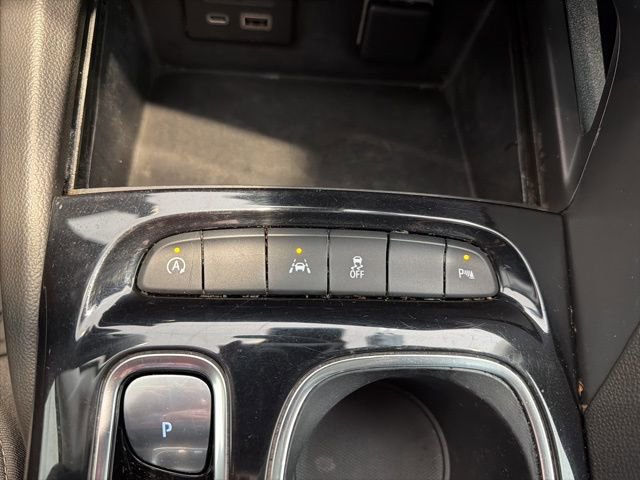 Certified 2022 Buick Envision Essence w/ Technology Package I FWD image 26