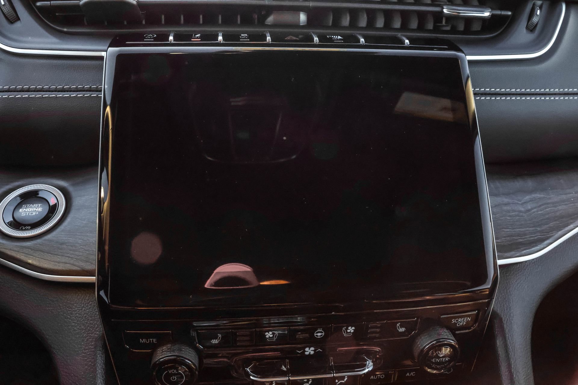 New 2025 Jeep Grand Cherokee L Limited w/ Black Appearance Package image 18