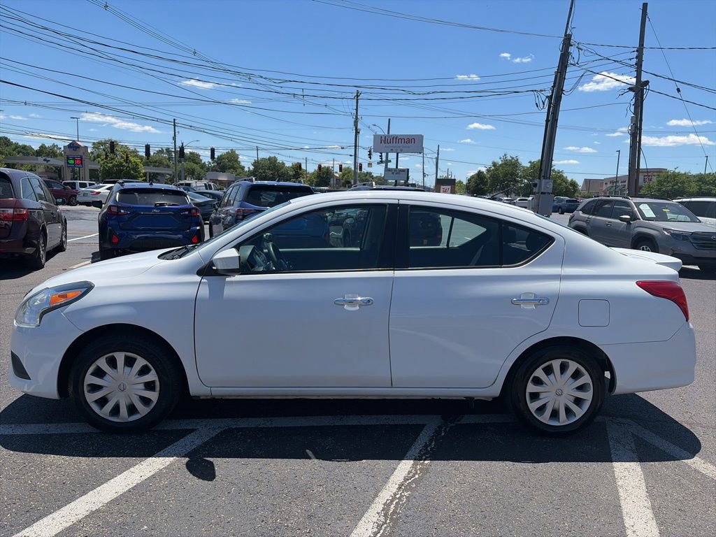 Used 2016 Nissan Versa SV FWD image 4