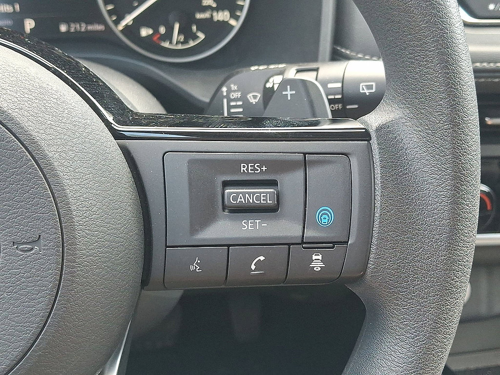 Used 2023 Nissan Rogue SV AWD/4WD image 18