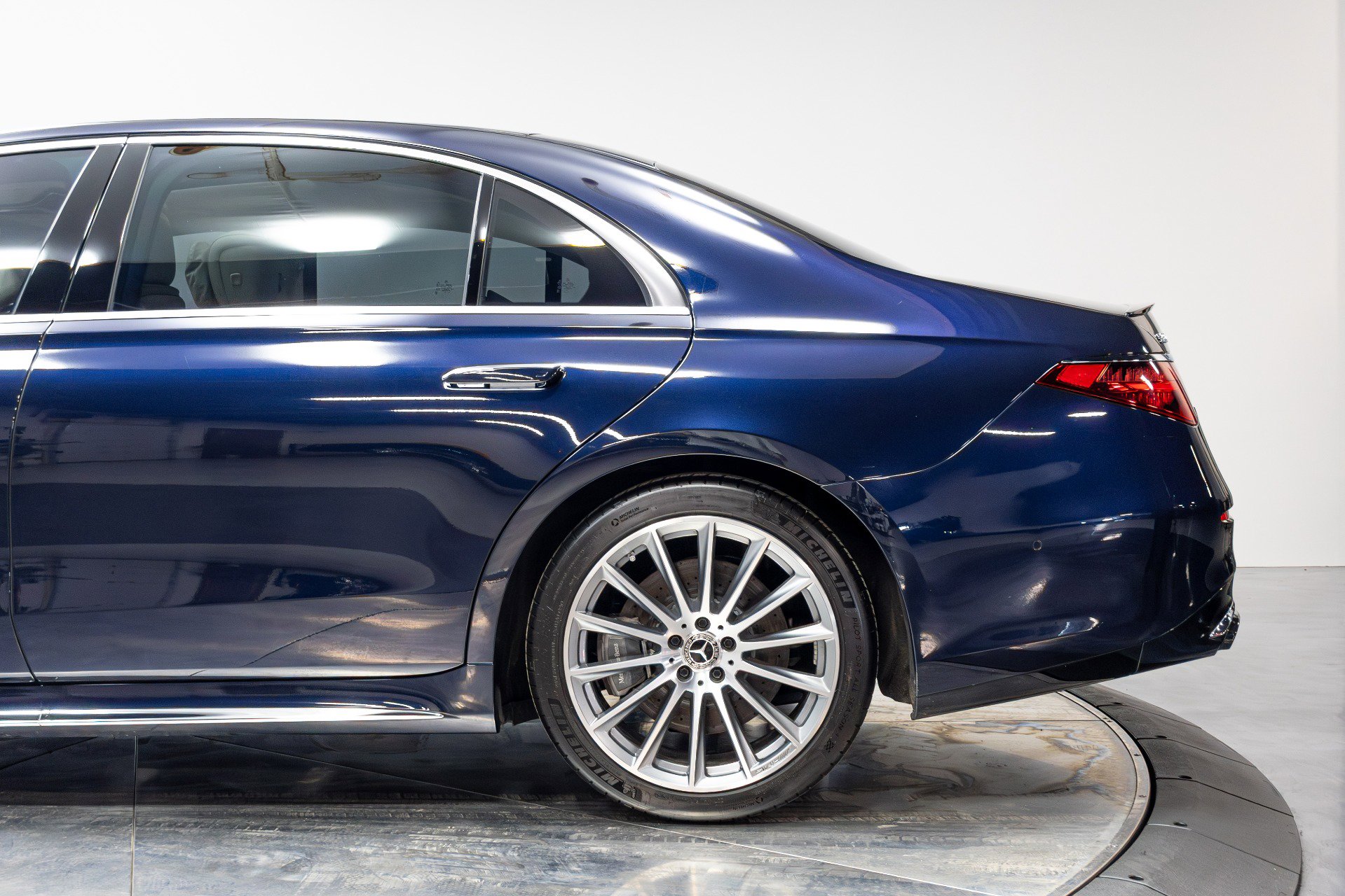 Used 2023 Mercedes-Benz S 580 4MATIC Sedan image 46