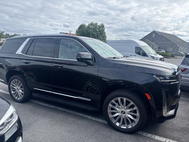 Used 2023 Cadillac Escalade Premium Luxury AWD/4WD image 3