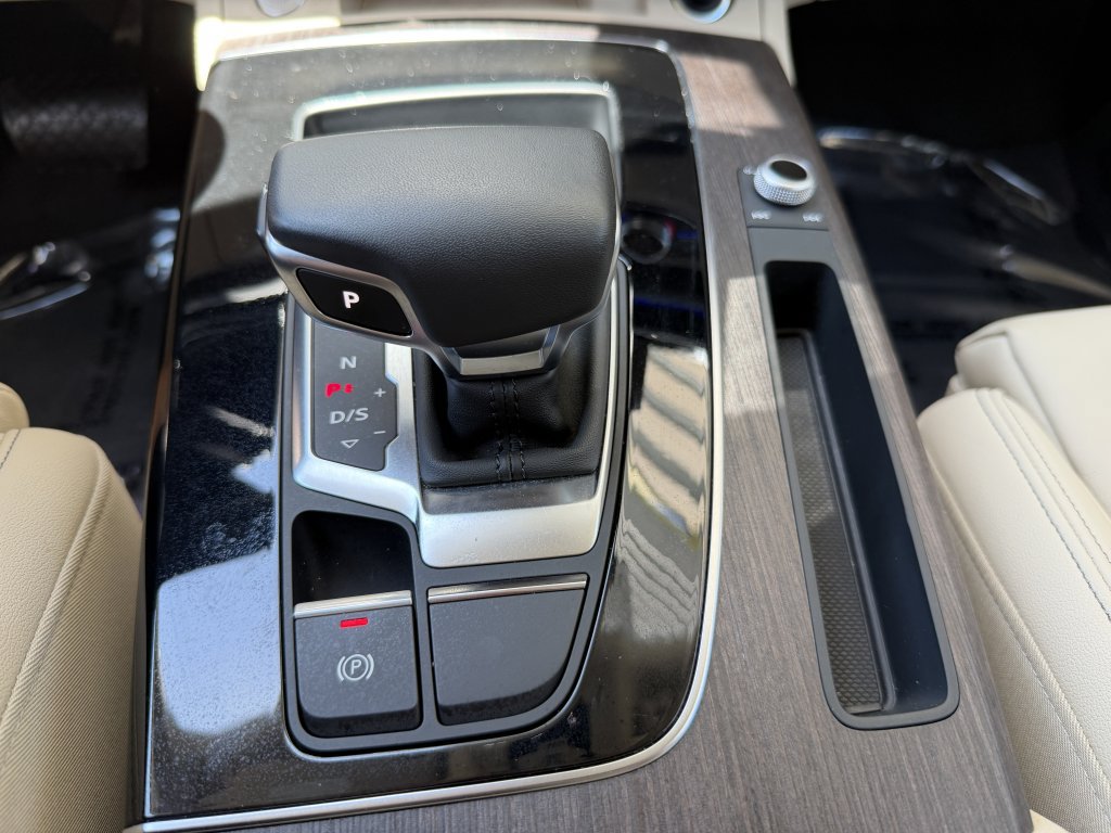 Used 2024 Audi Q5 e Prestige w/ Prestige Package AWD/4WD image 30