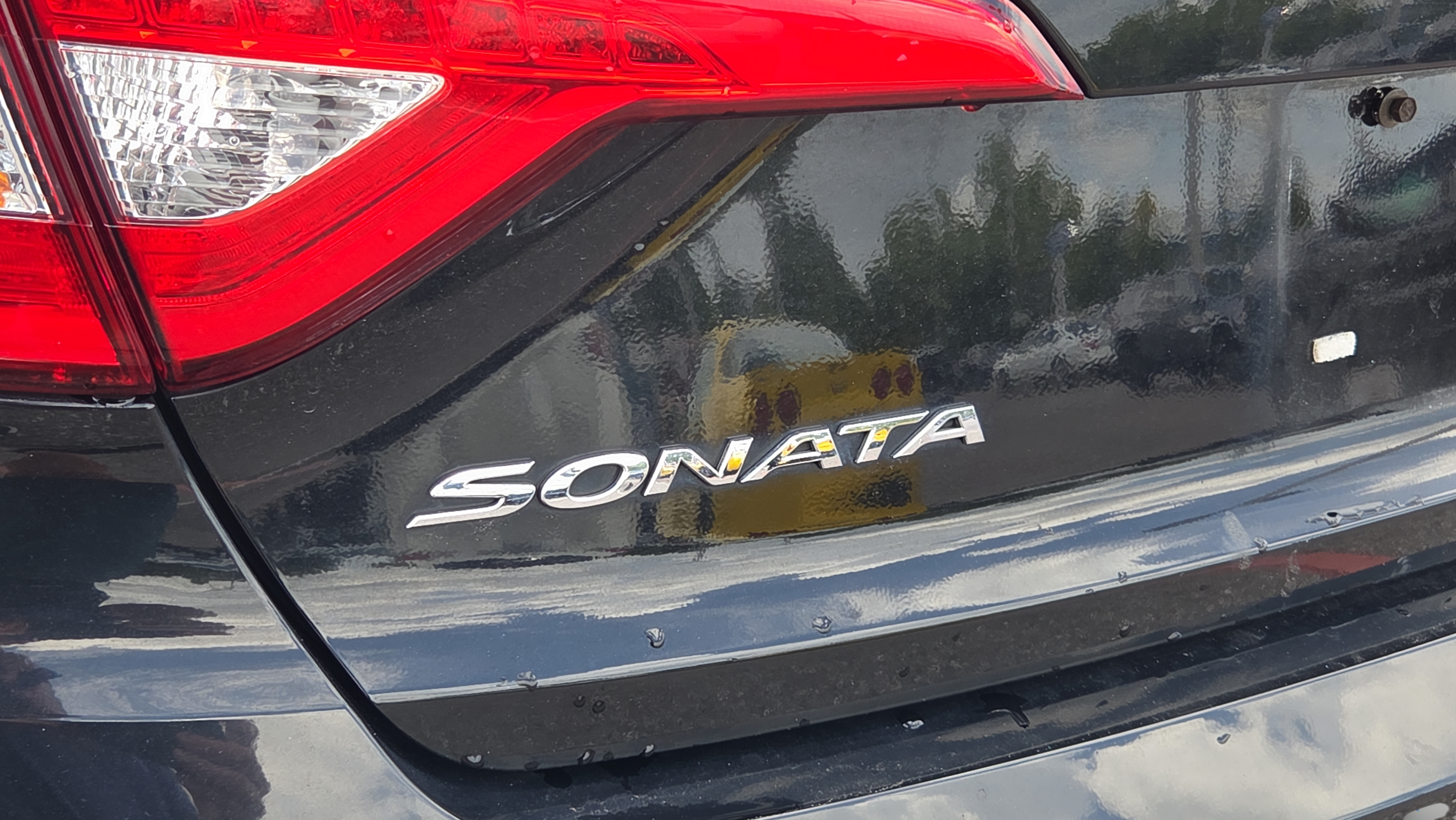 Used 2015 Hyundai Sonata Limited w/ Option Group 06 FWD image 5