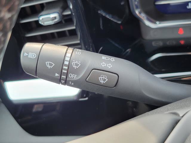 Used 2024 Chevrolet Silverado 1500 LT AWD/4WD image 16