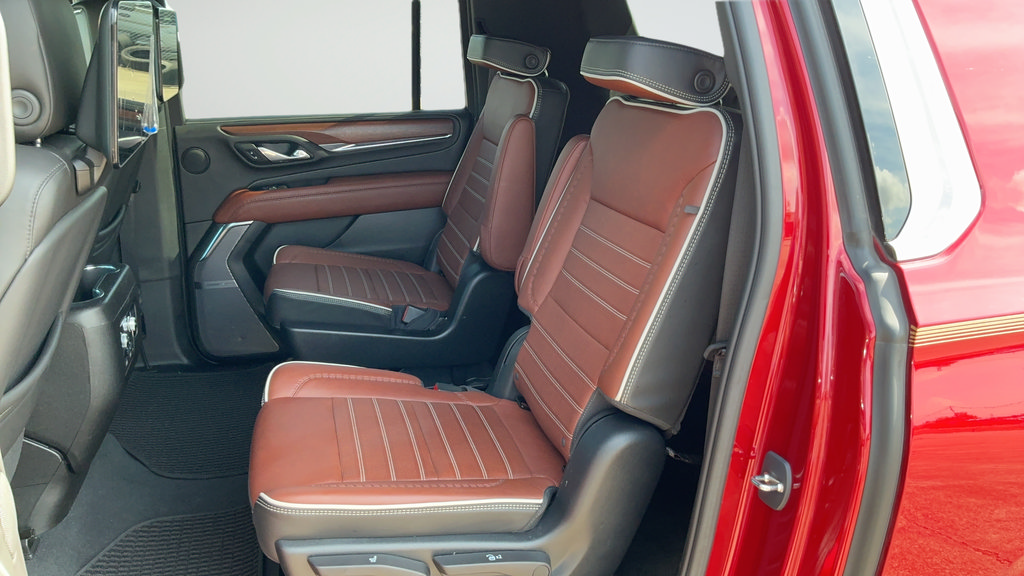Used 2023 GMC Yukon XL Denali Ultimate AWD/4WD image 19