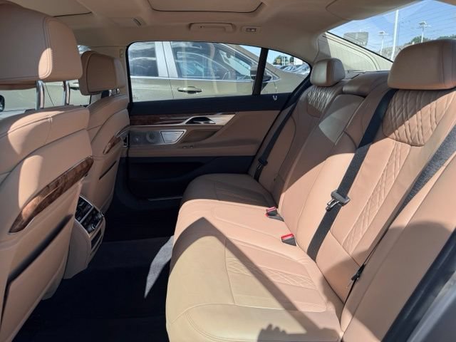 Used 2018 BMW 750i RWD image 24