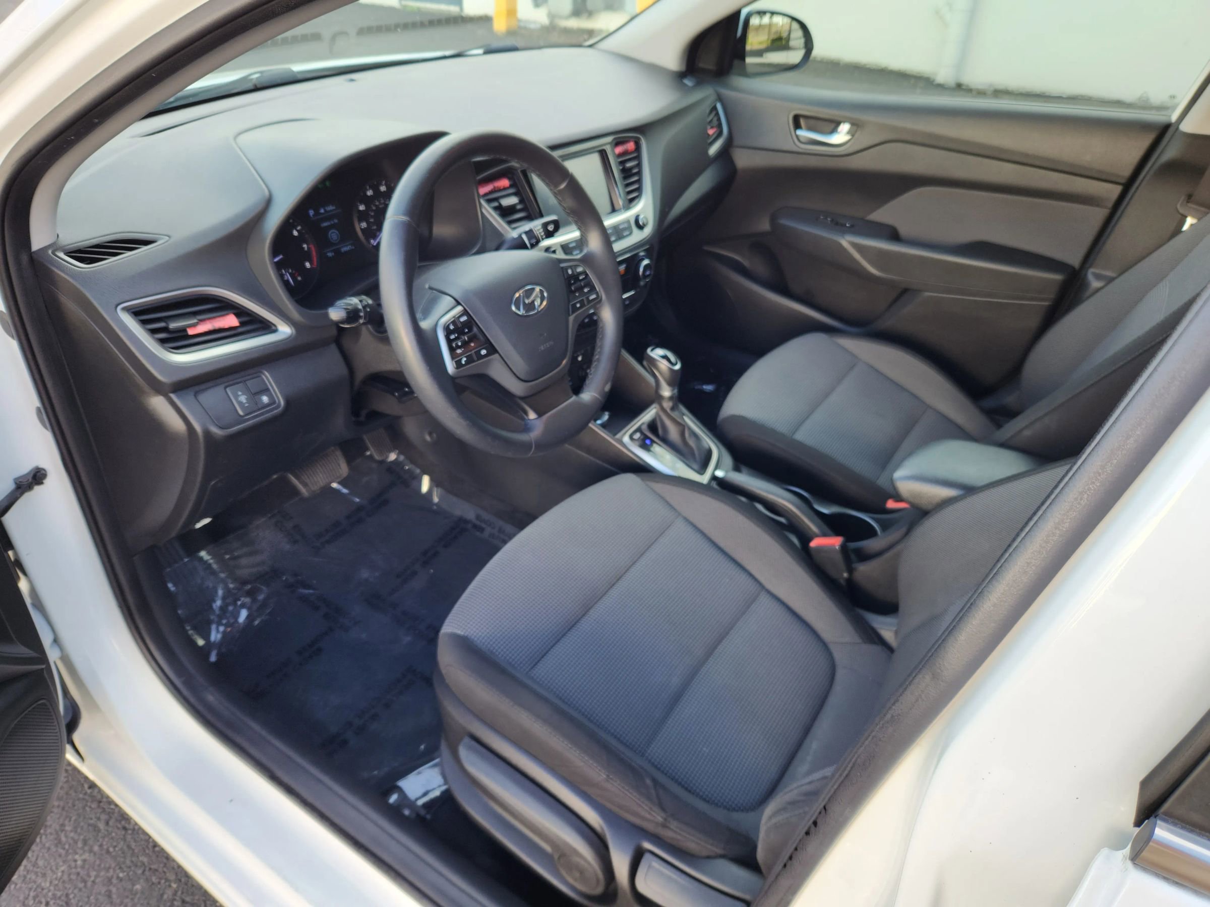 Used 2018 Hyundai Accent Limited FWD image 7