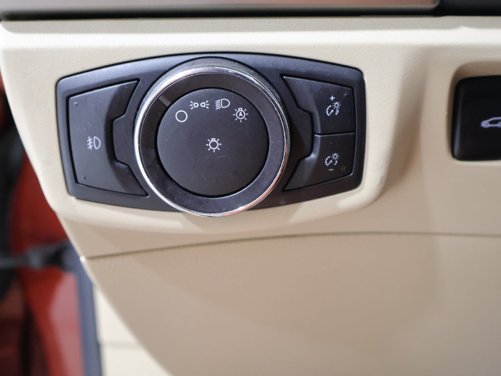 Used 2014 Ford Fusion SE w/ Equipment Group 202A FWD image 30