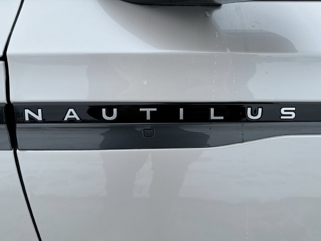 New 2026 Lincoln Nautilus Premier w/ Jet Appearance Package AWD/4WD image 26