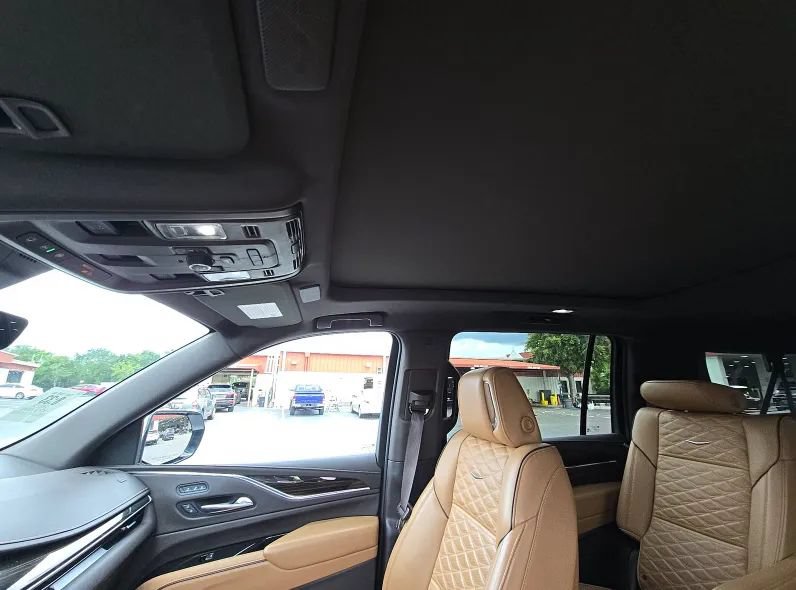 Used 2022 Cadillac Escalade ESV Premium Luxury AWD/4WD image 5