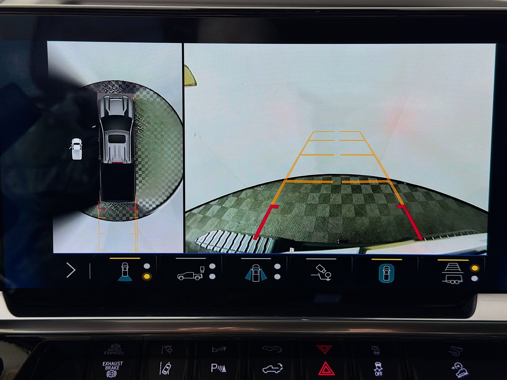 Used 2024 Chevrolet Silverado 2500 High Country w/ High Country Premium Package image 16