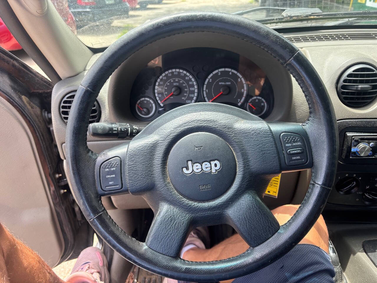 Used 2007 Jeep Liberty Sport AWD/4WD image 11