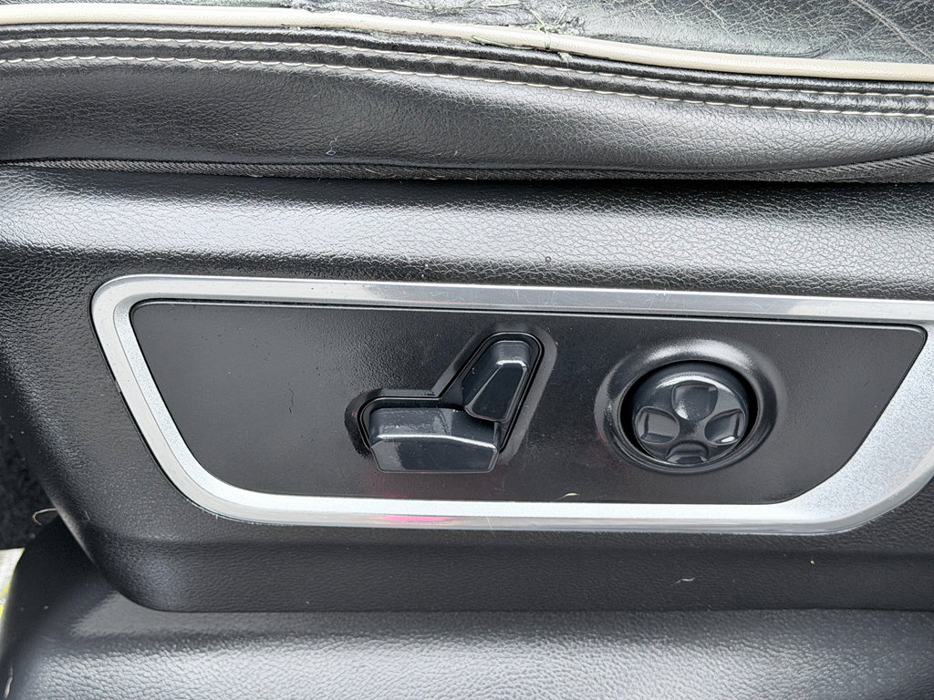 Used 2019 RAM 1500 Laramie RWD image 25