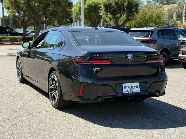 Used 2025 BMW i7 xDrive60 w/ Executive Package image 12