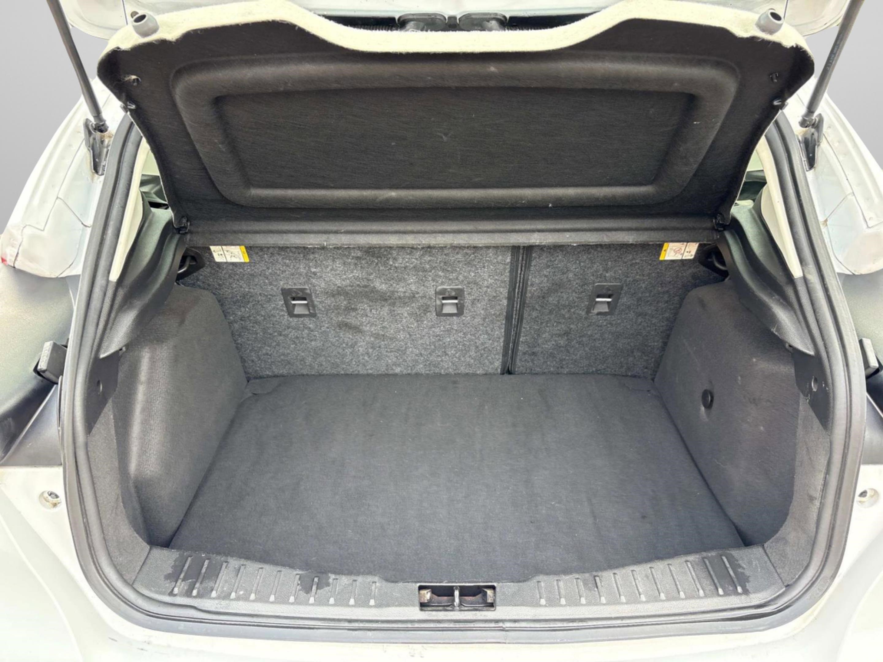 Used 2015 Ford Focus SE FWD image 9