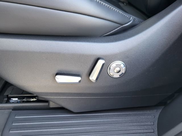 New 2026 Lincoln Navigator Reserve w/ Jet Appearance Package AWD/4WD image 18