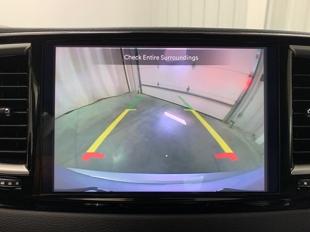 Used 2024 Chrysler Pacifica Touring-L FWD image 31