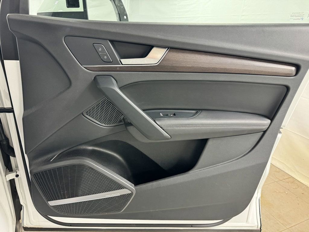 Used 2023 Audi Q5 Premium image 18