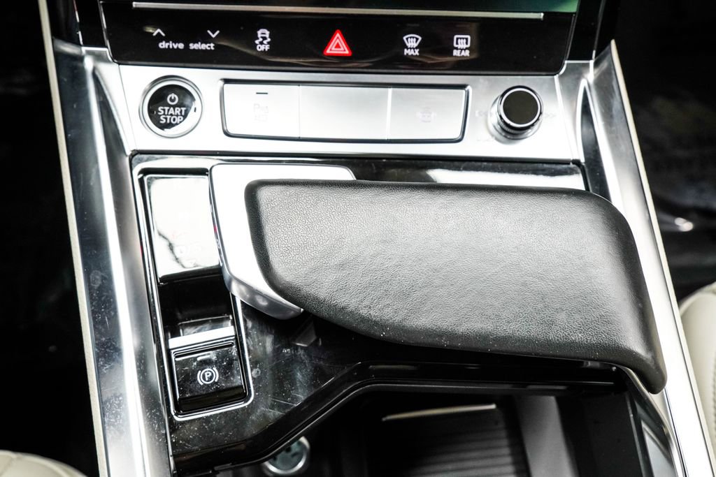 Used 2024 Audi Q8 e-tron Premium Plus w/ Premium Plus Package AWD/4WD image 27