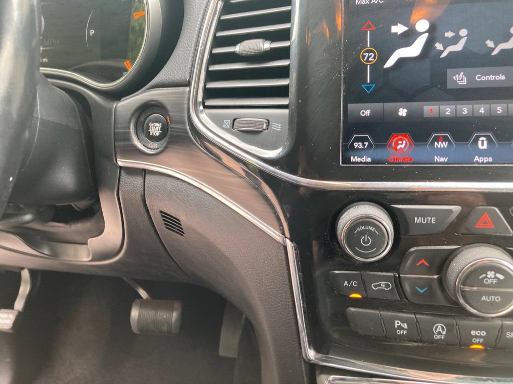 Used 2021 Jeep Grand Cherokee Limited AWD/4WD image 22