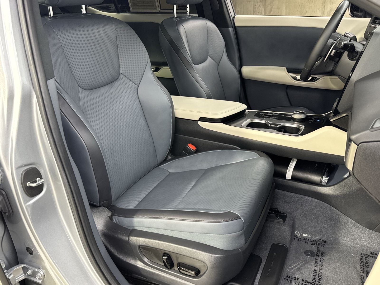 Used 2025 Lexus RZ 300e w/ Accessory Package (2T) FWD image 39