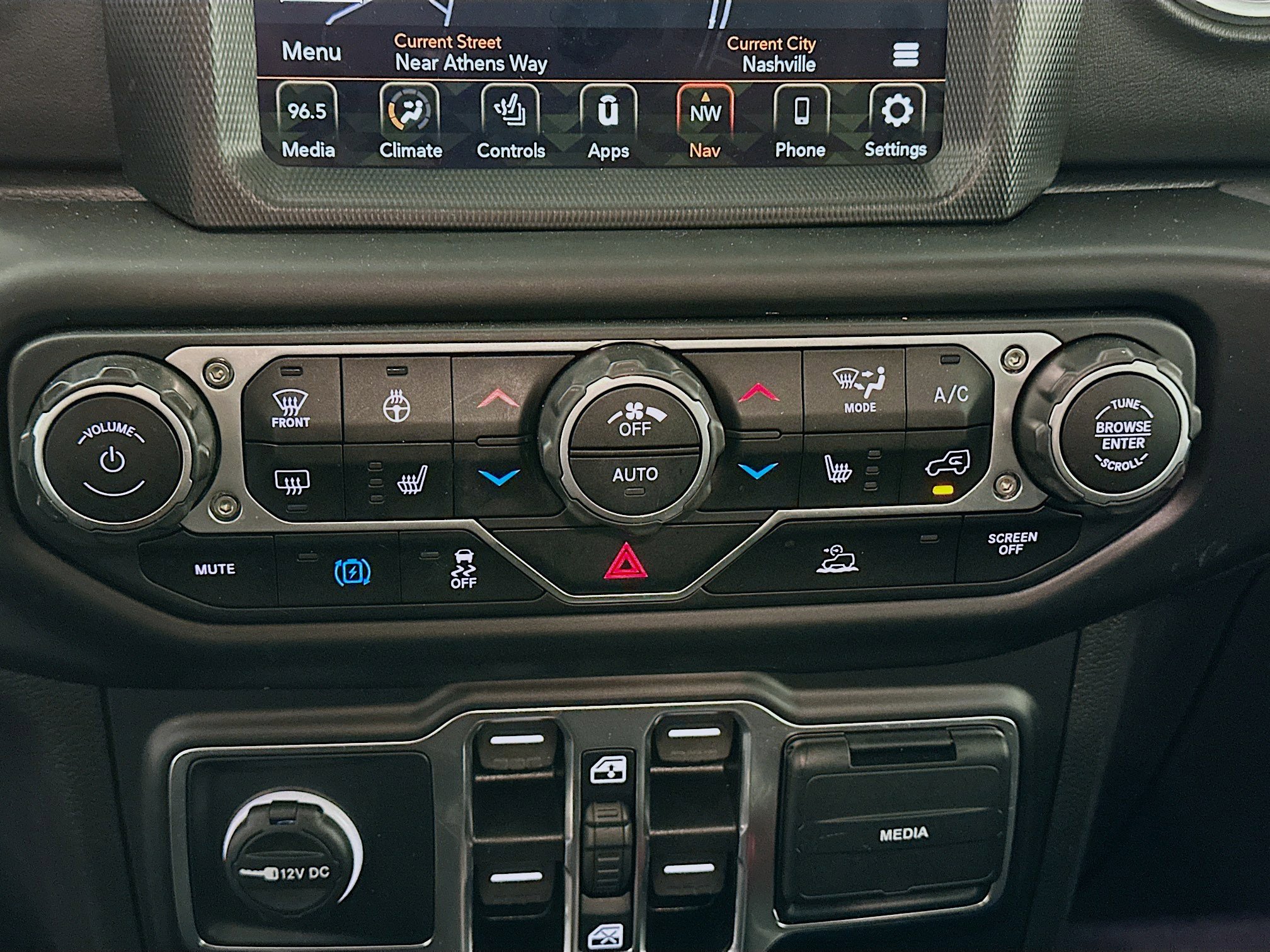 Used 2023 Jeep Wrangler Sahara w/ Cold Weather Group image 23