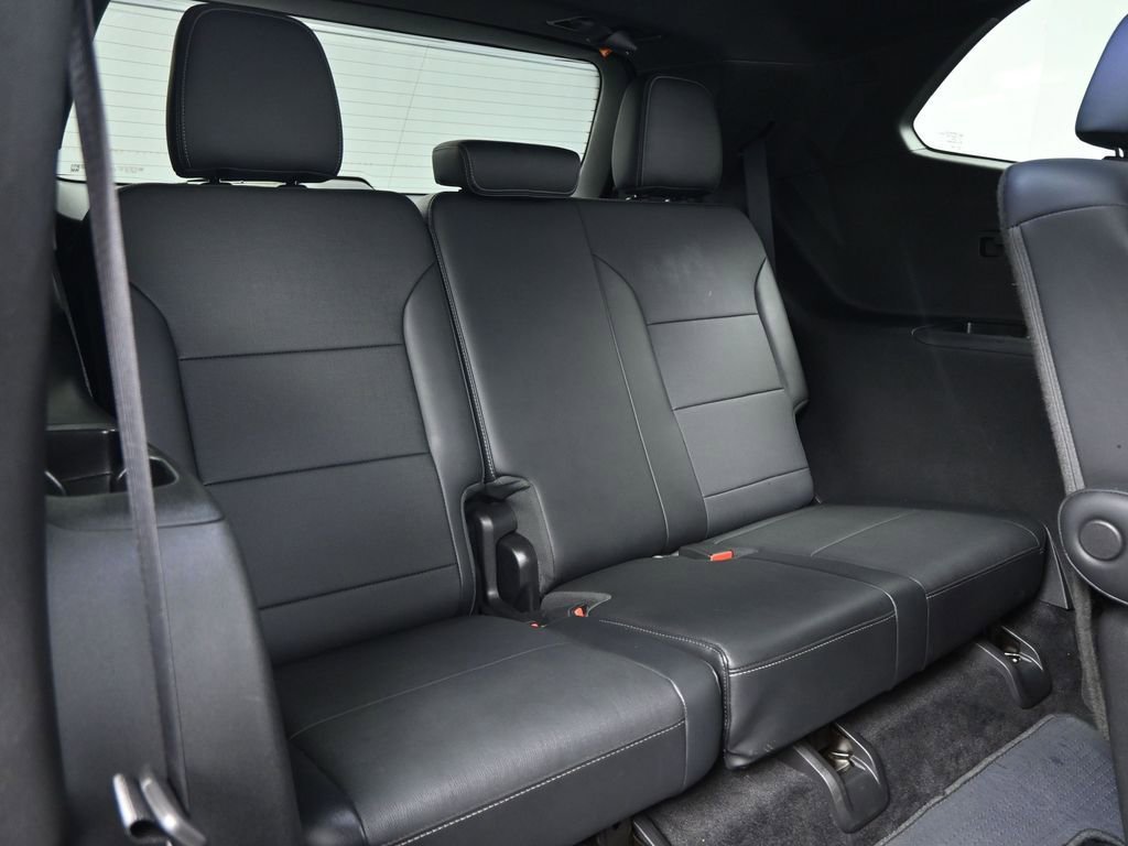 Used 2025 Buick Enclave Preferred image 40