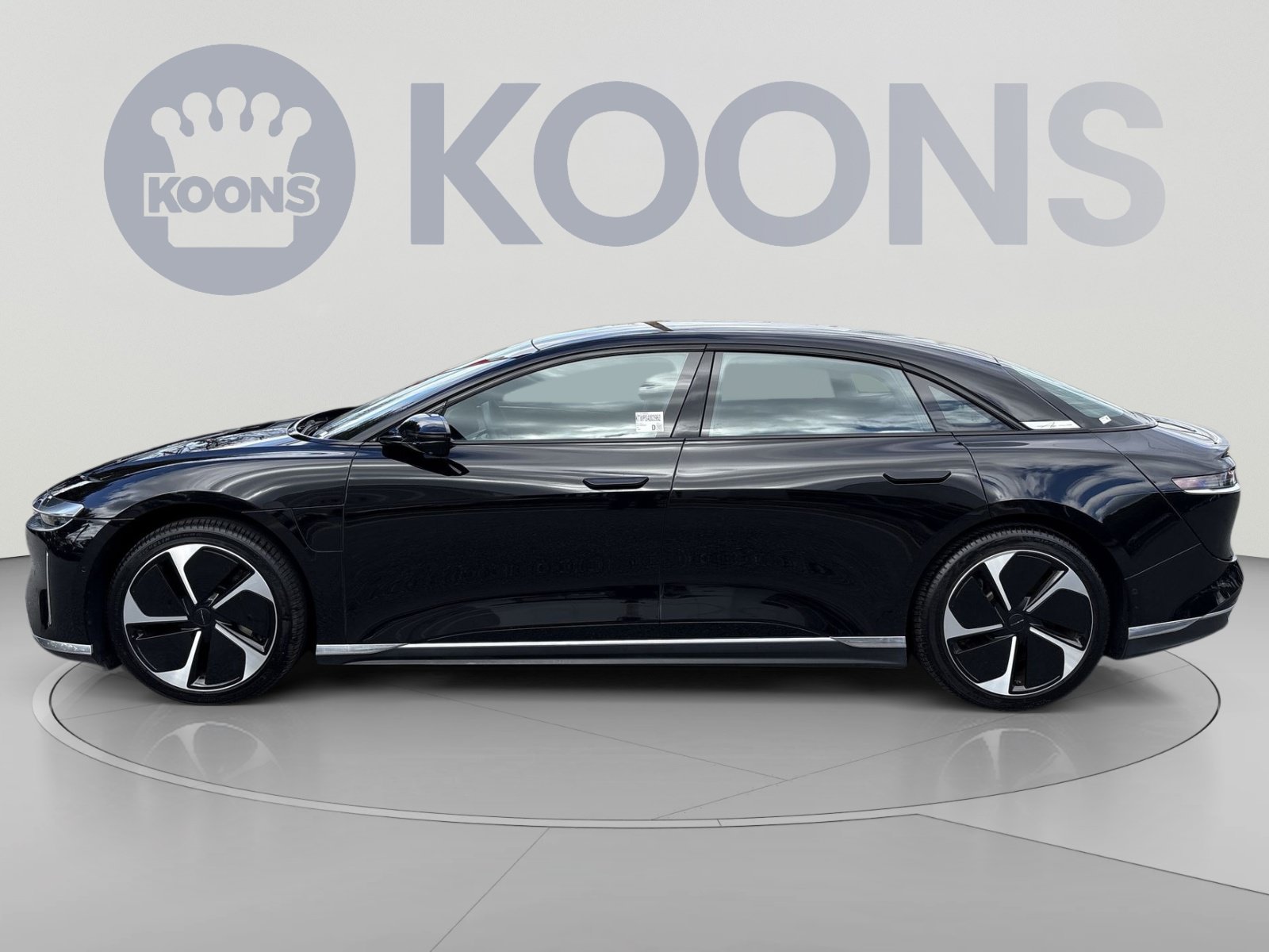 Used 2025 Lucid Air Touring AWD/4WD image 2