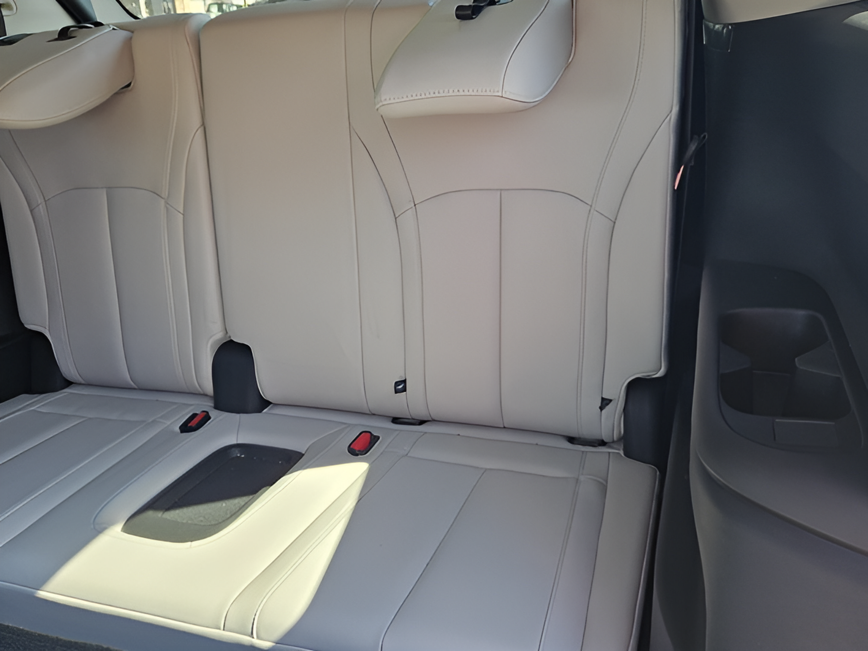 Used 2026 INFINITI QX60 Luxe w/ Family Package AWD/4WD image 9