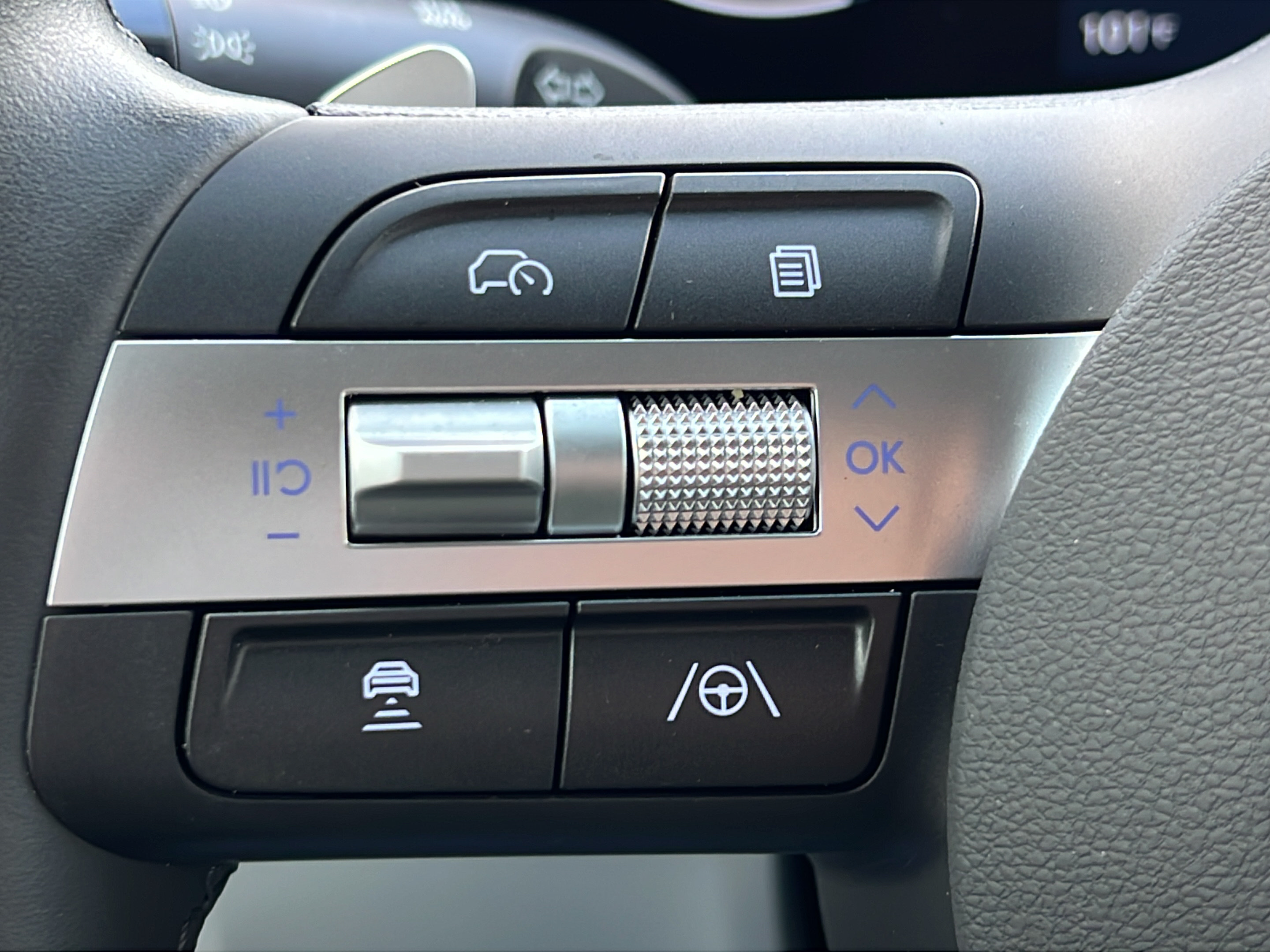 Used 2024 Hyundai Kona SEL w/ Convenience Package FWD image 23